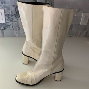 Vintage Aithentic White Patent Leather Go Go Boots Size 9B